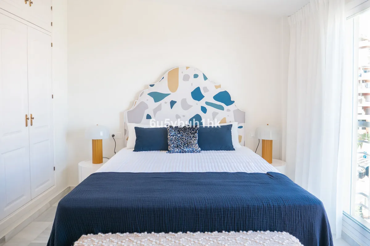 30b8e2a5-91a8-49d1-ac8f-f4fff35e9039