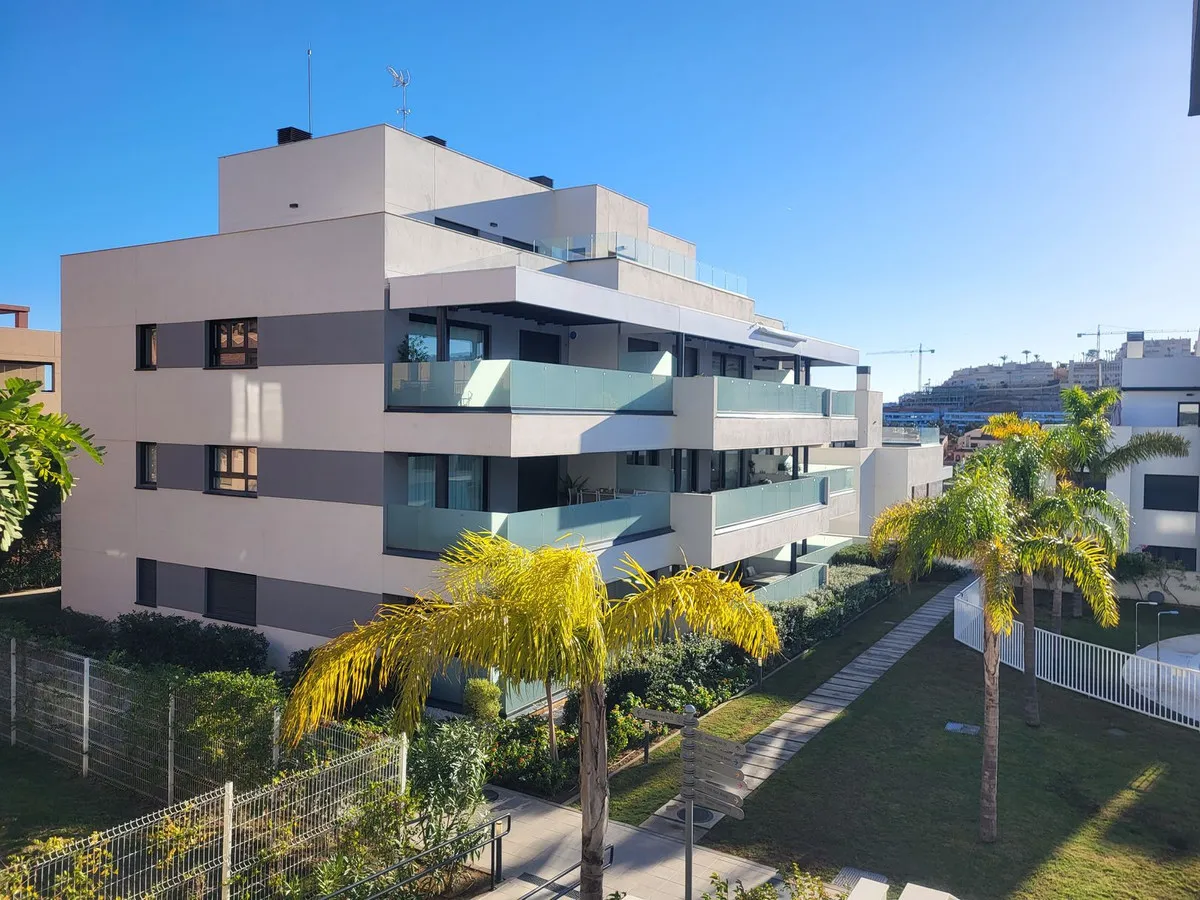 308347b8-fcf5-48c9-8f51-7363f3c9405f