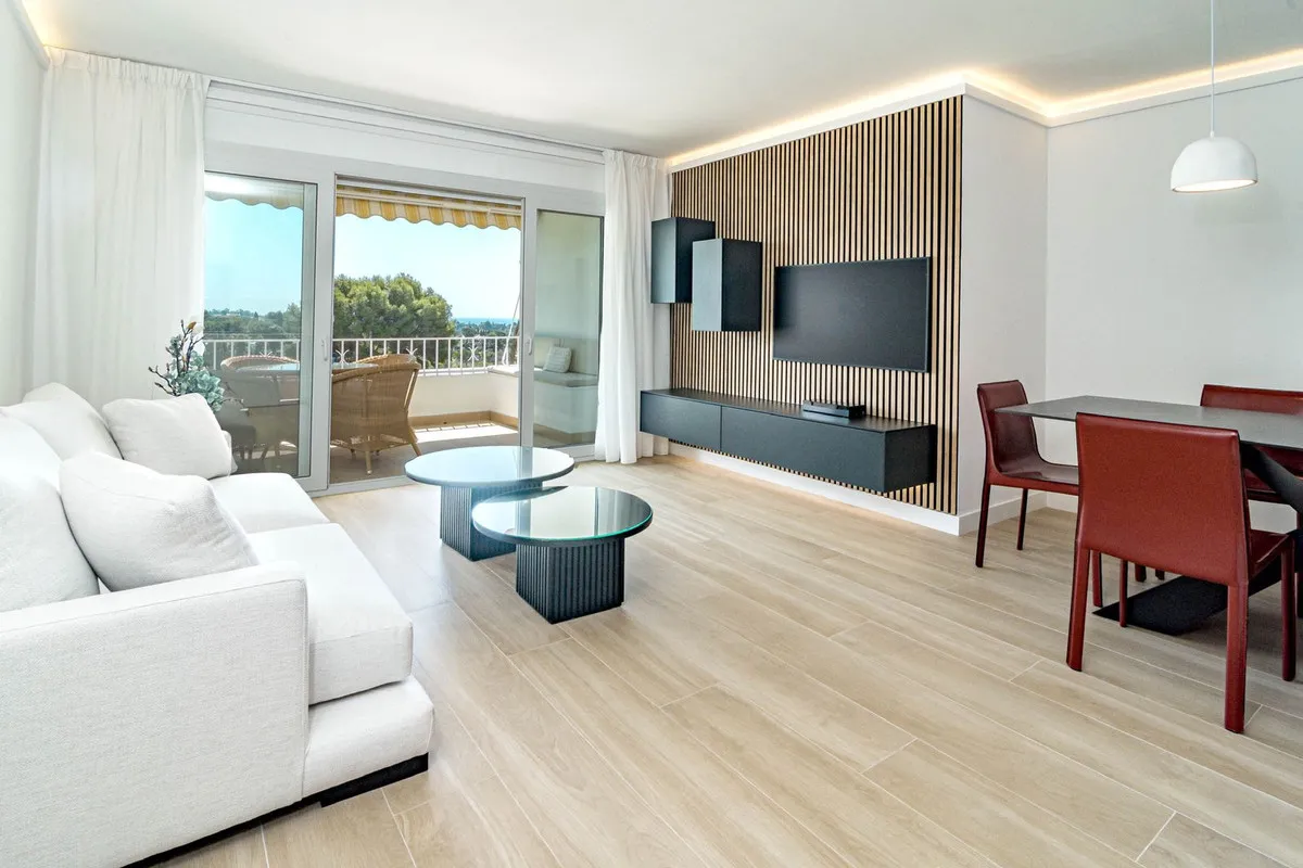 d975c898-5326-482a-92e2-4287d0c51baf