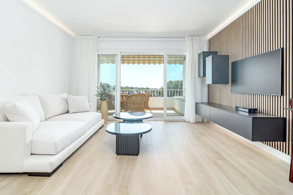 e072393c-e211-40d0-9844-c4f3003fb8a7