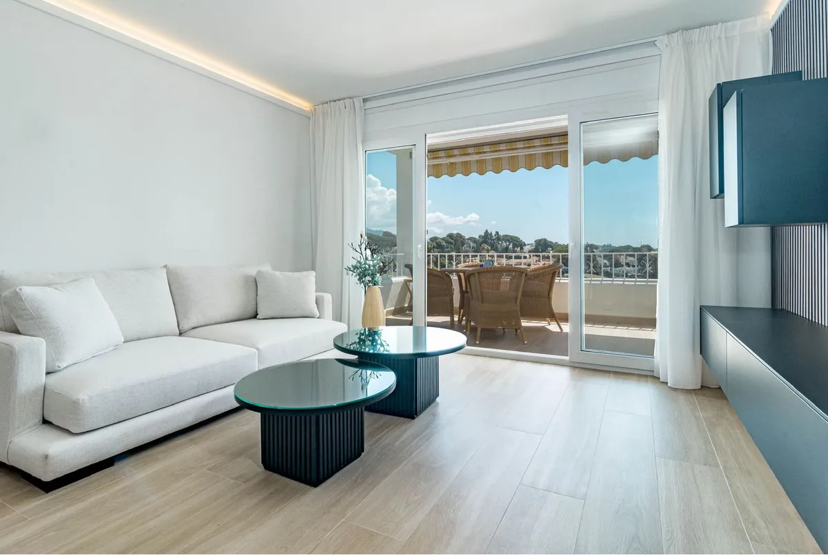 f4eb2ba7-77fe-44a1-b2f4-05376dfb3ebd