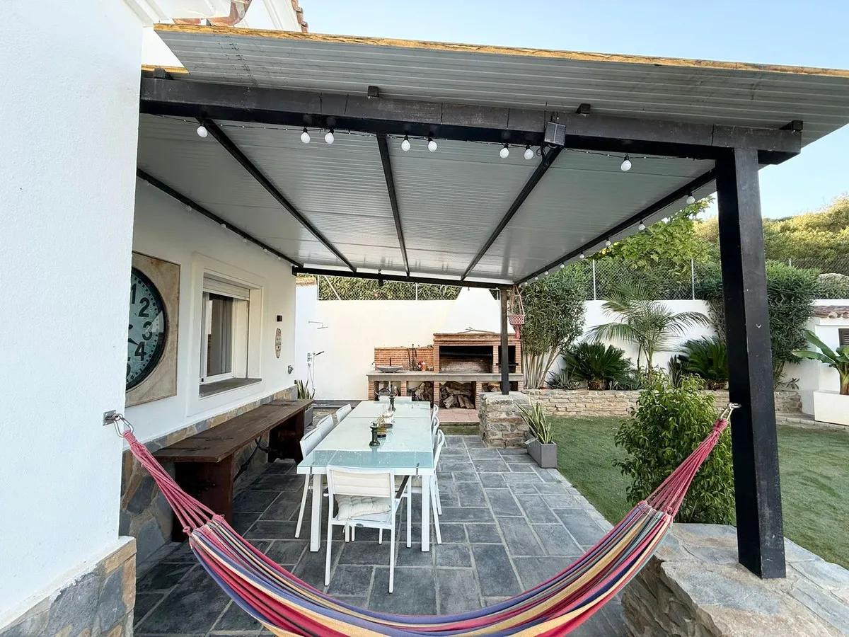 b61b6ee7-58ca-4ba9-80d1-eec838067ec1