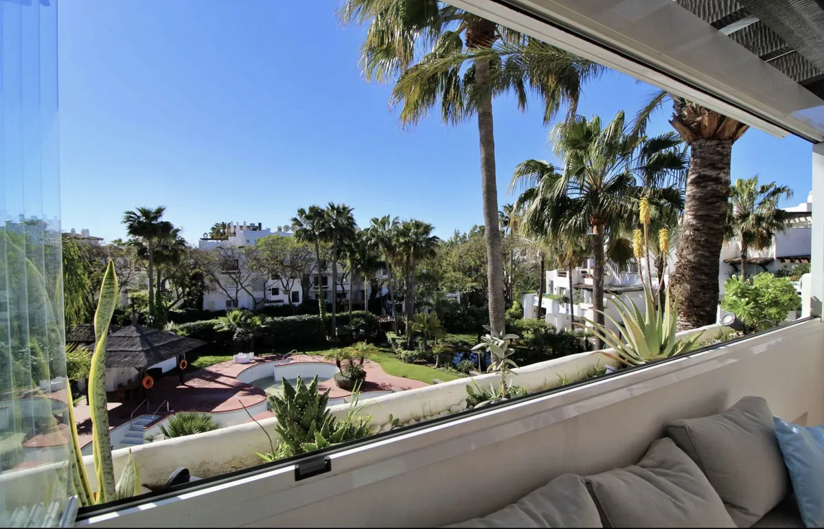 72cf67ee-456e-41c3-818c-432bb5029561