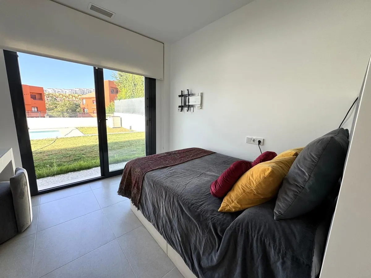 c3b130c0-9c0c-4ba4-91c0-b7e0789257ec