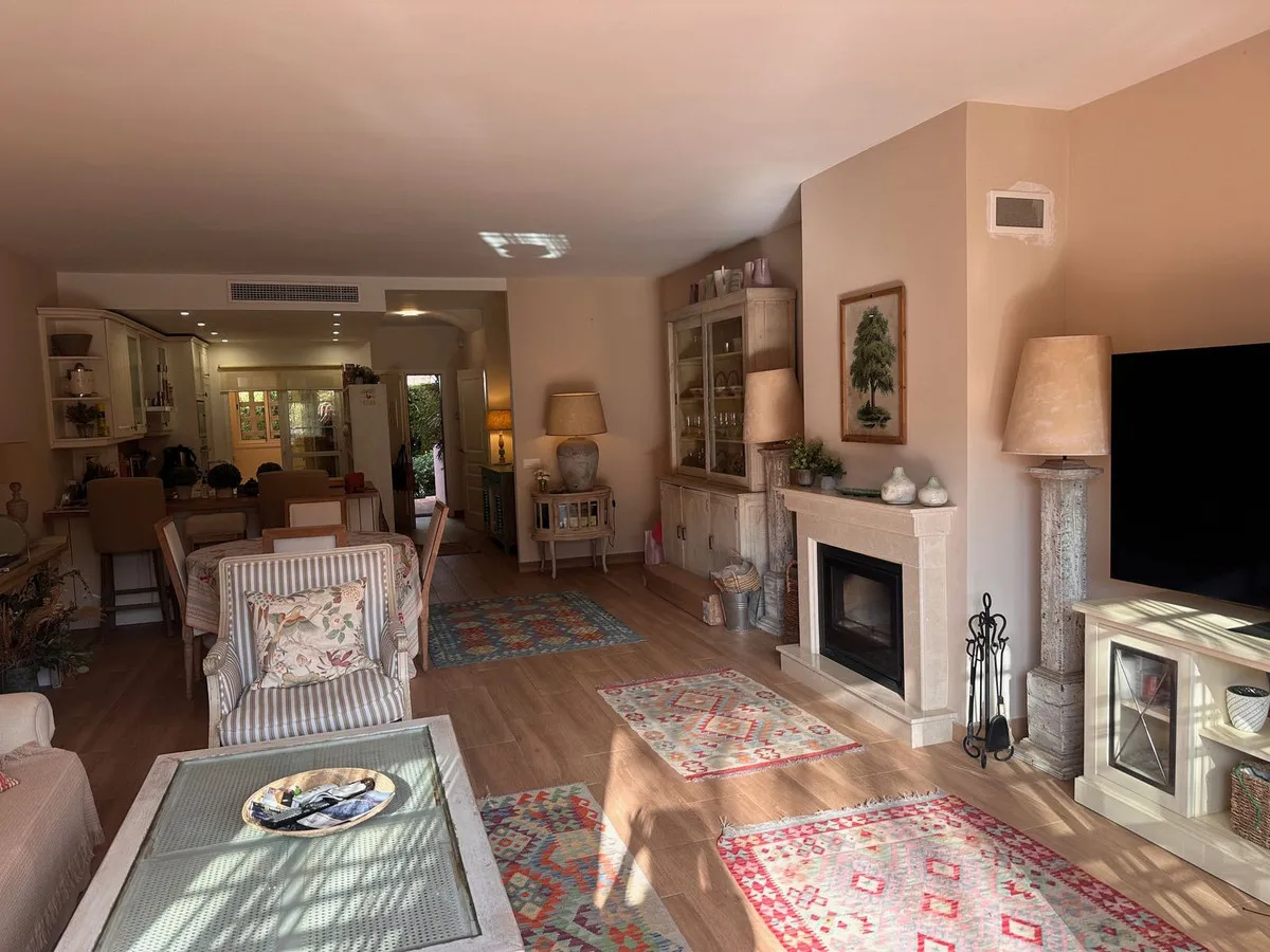 9a26d751-6fc2-4e08-a52e-a01708cc1409