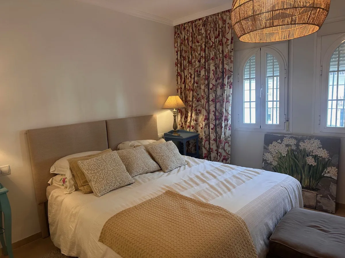 e3be7080-f2ed-4d4d-acd6-684595dc5bbc