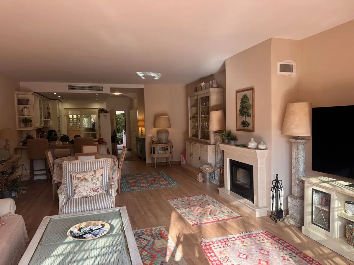 fcb7bfb7-c0ba-432a-b077-5ee9a68a43f5