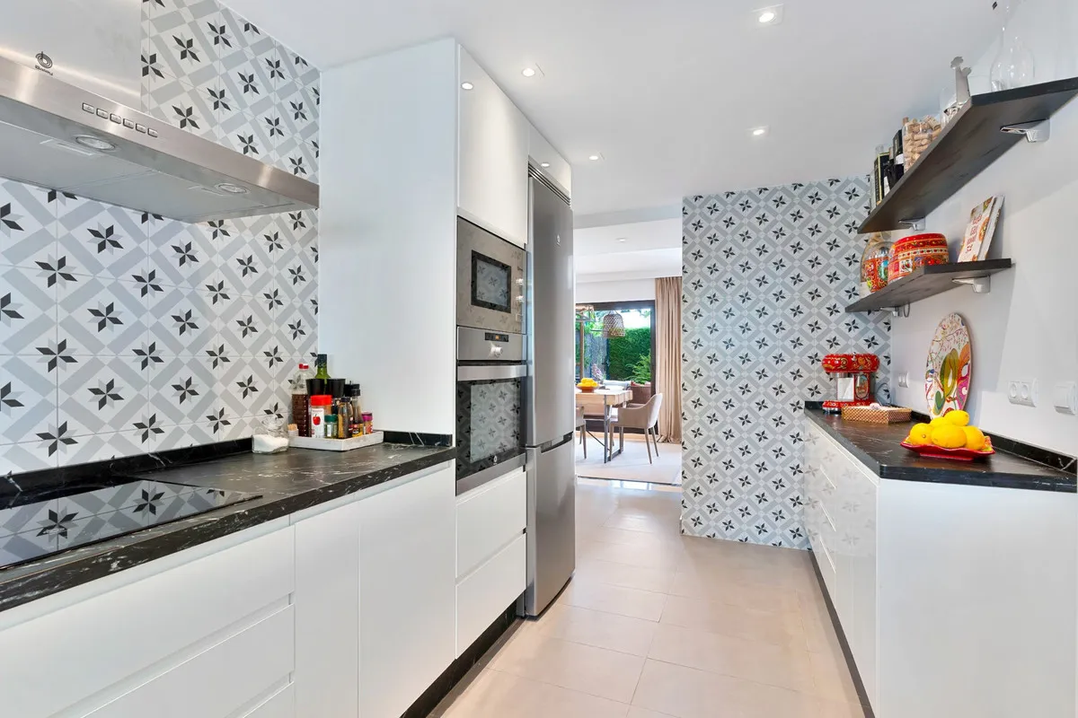 7a65ce11-0c32-4947-8ac0-ed40d0580d84