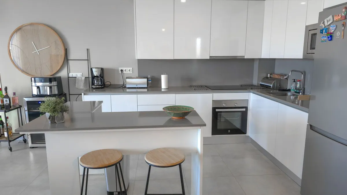 6a009756-20d2-4c7d-b3ac-a206deed404a