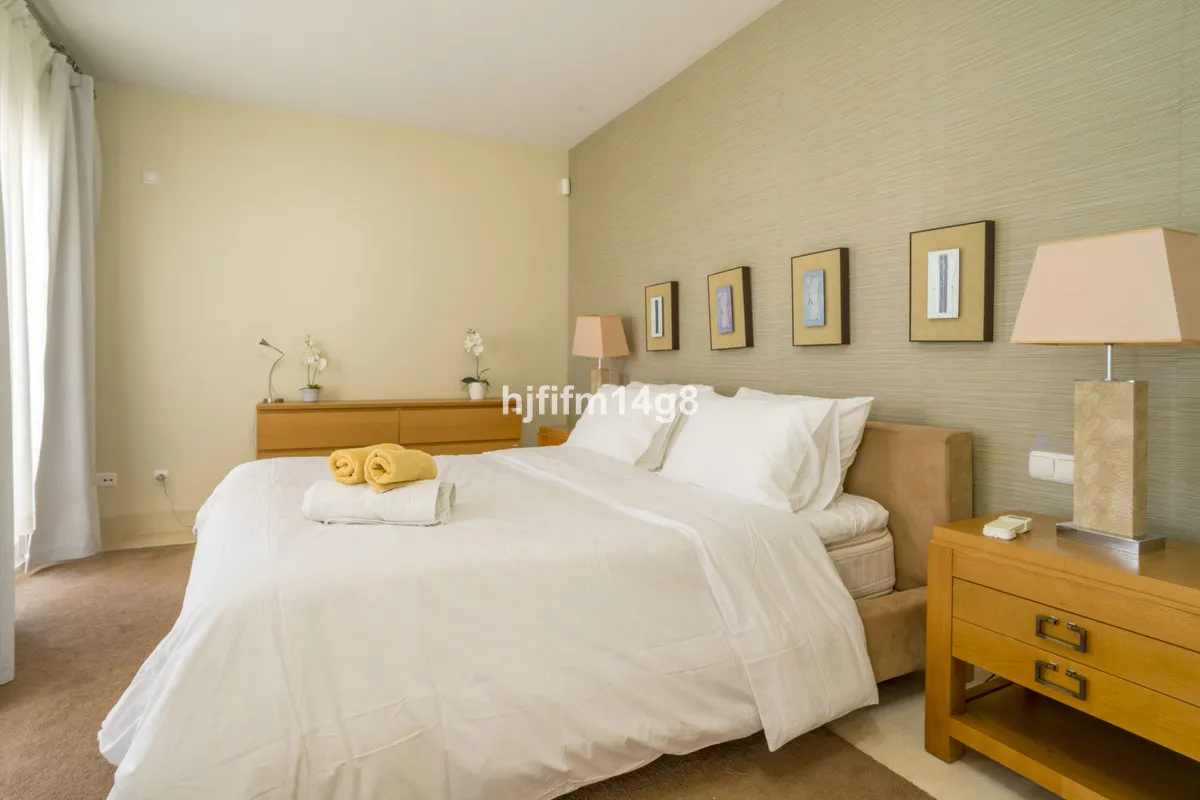 9b33fd56-e07e-4a9d-a5cd-68ed708d3610