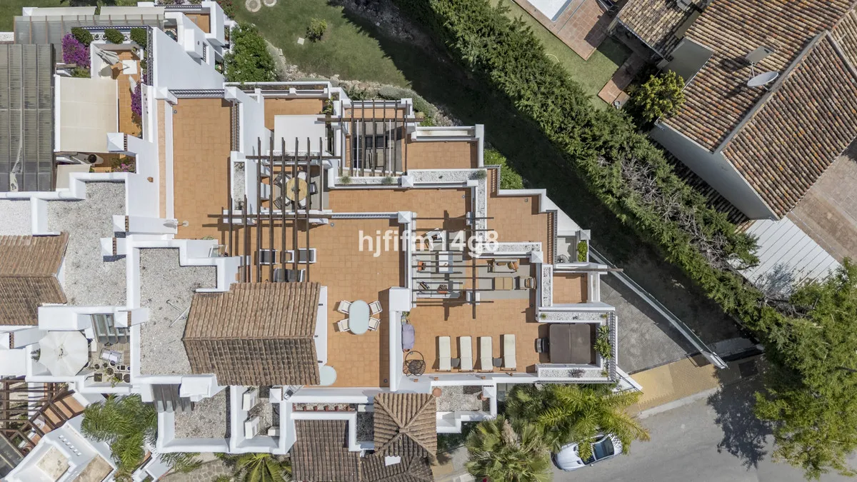 d33d5bdf-7482-4c1d-ab66-e3cb997e64ff