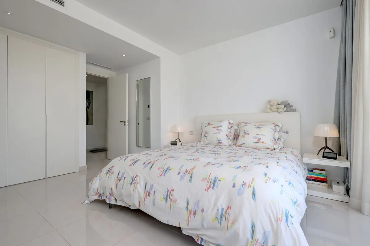 4dfb1bbd-799c-440b-a3eb-1f7a43507681