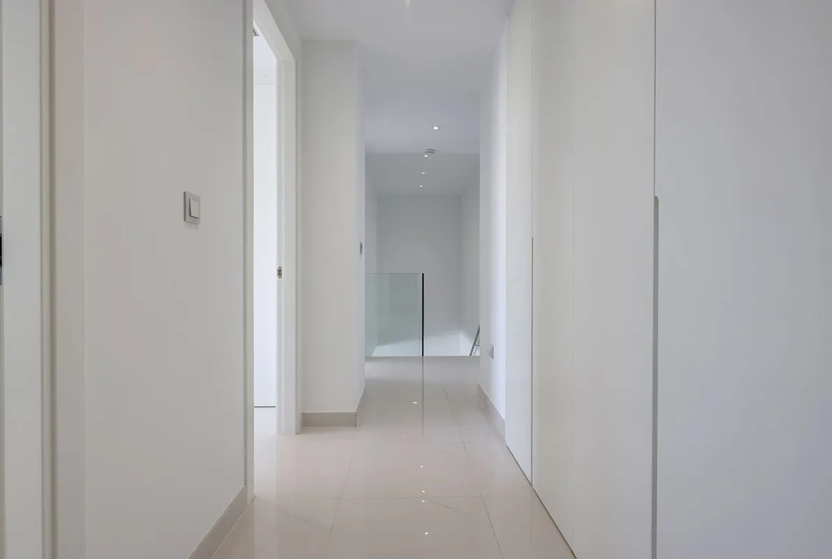 7e0bad6b-7fc7-4e7f-8dba-f0c43f0d57c0