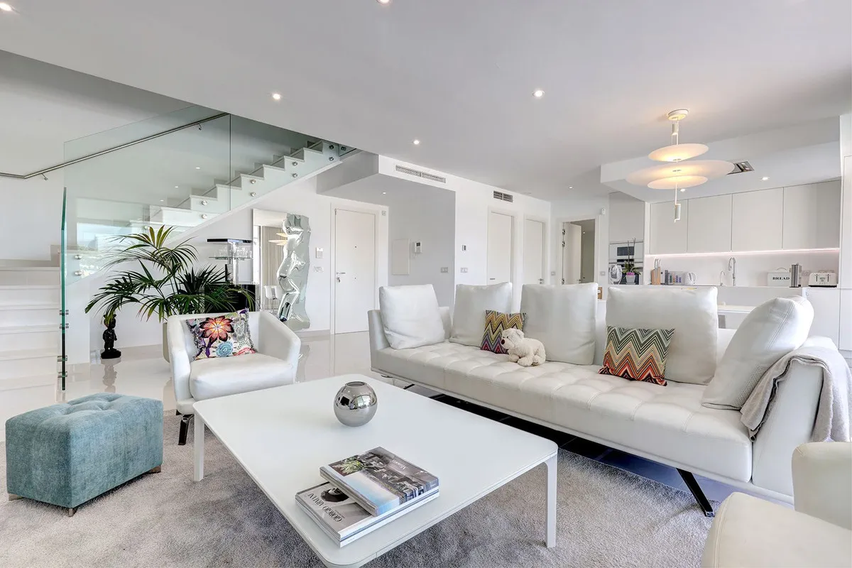 8d7b2c00-32b7-481c-a3d4-217241258bd1