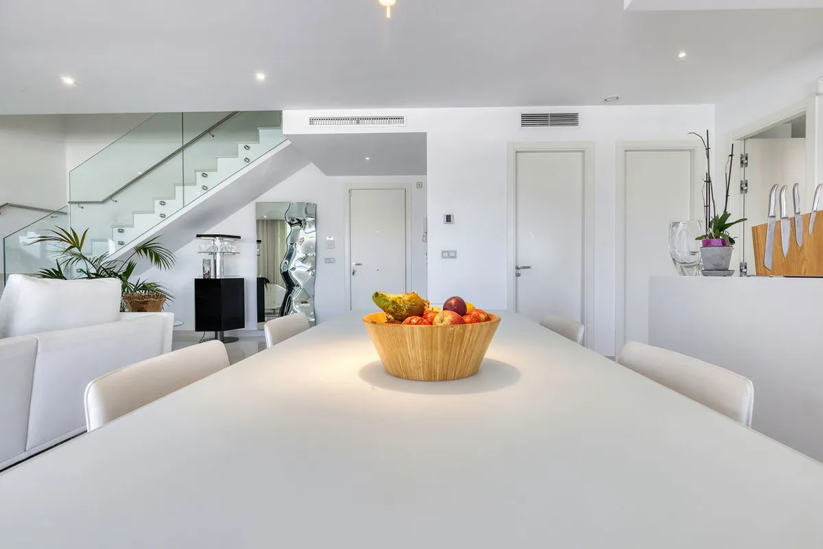 ce143784-f45b-4a13-aaca-36ad3ebb76e3