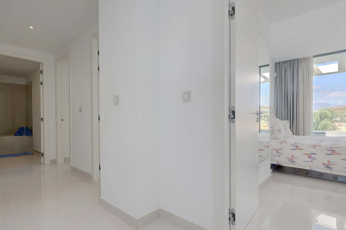 db3a6d5c-c1ba-420e-9650-49a1775c4f43