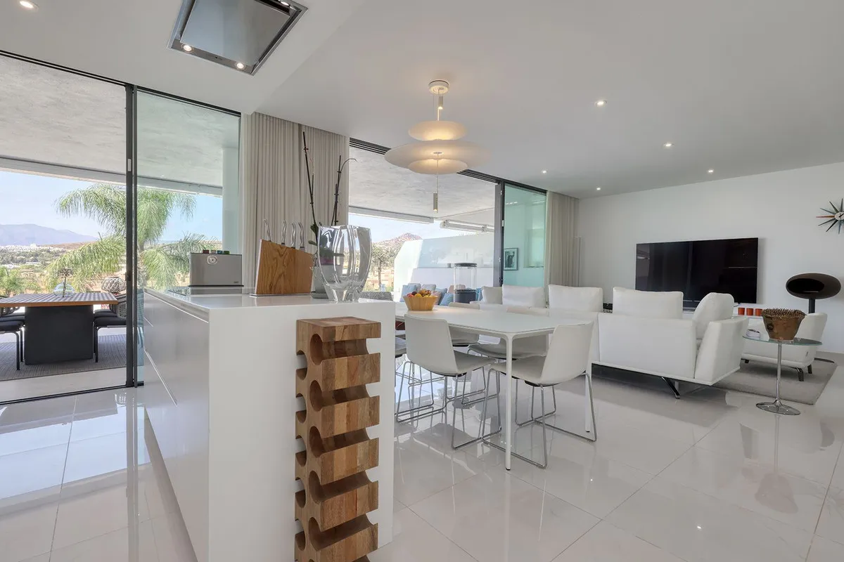 f8953595-5ed6-4175-a3cd-4768a7d32135