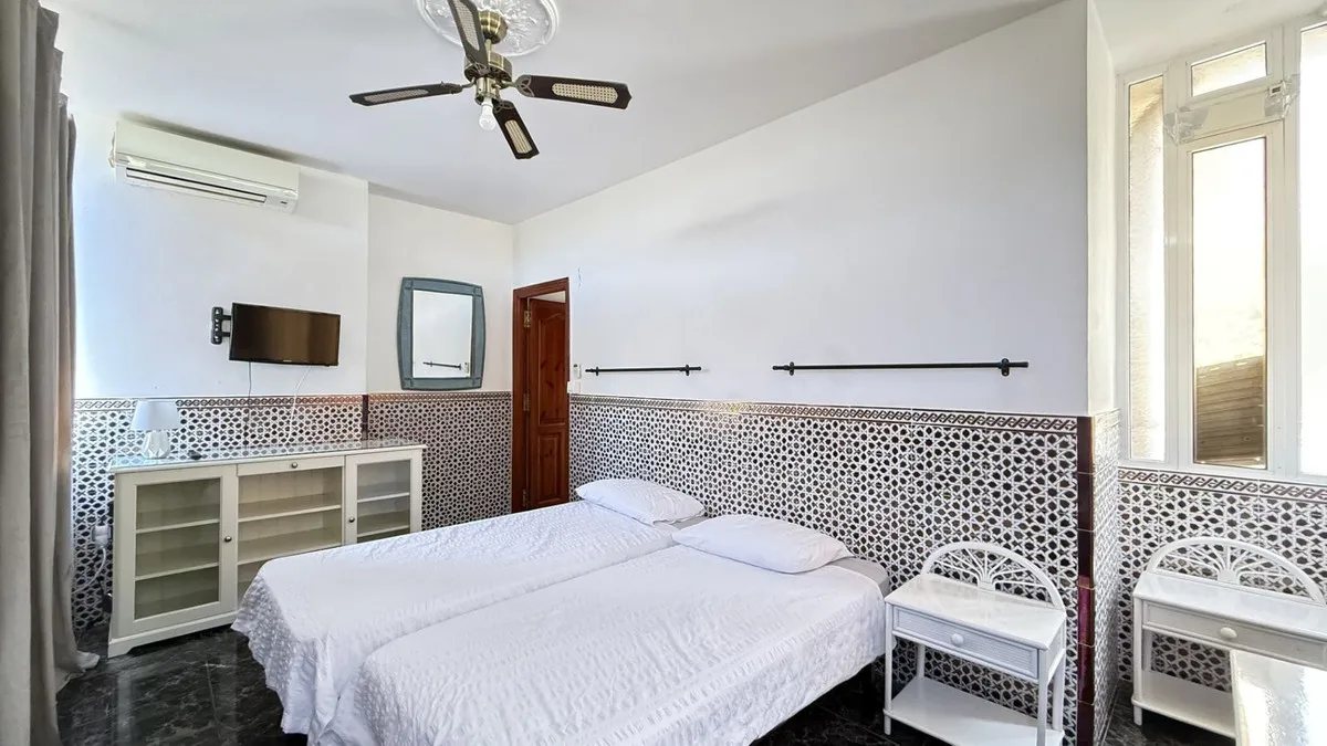 28c8c8ec-4069-4a04-93c7-45bae68efc81