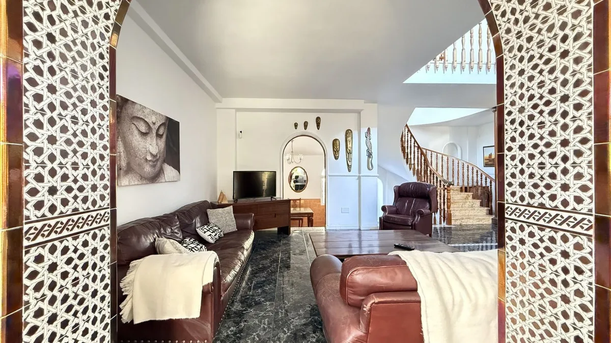 52a071c5-7556-47d9-82f2-8f48ba693c76