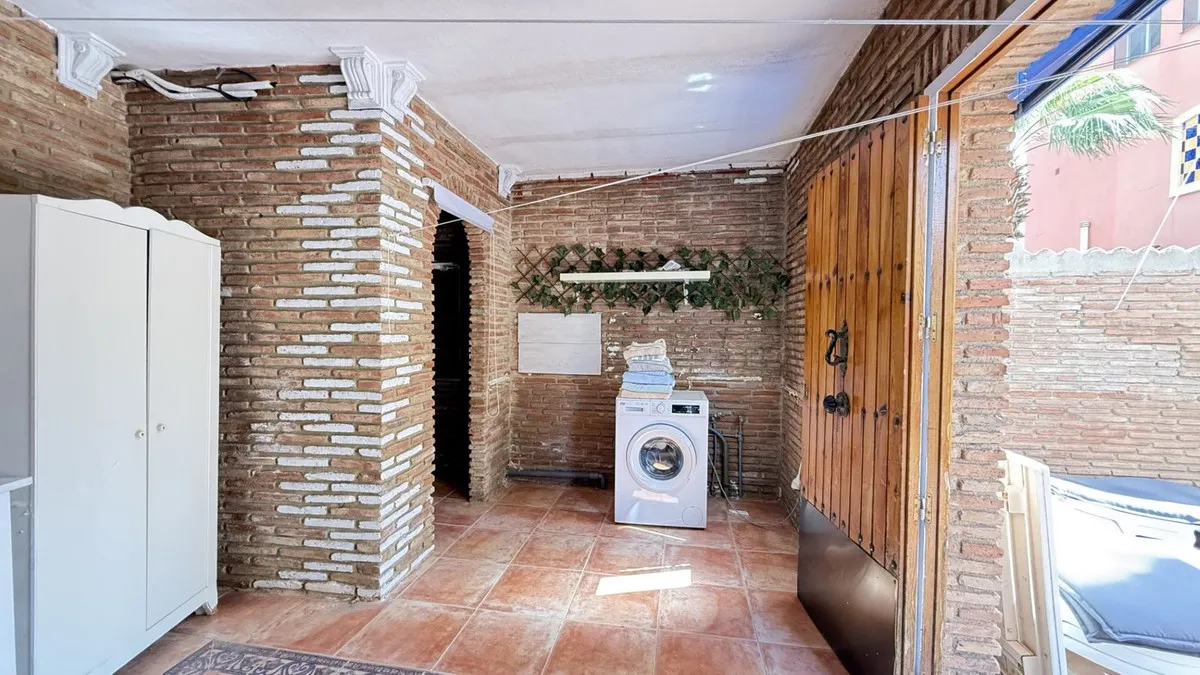 930408dd-9c1b-48fd-883b-d69dba90afb8