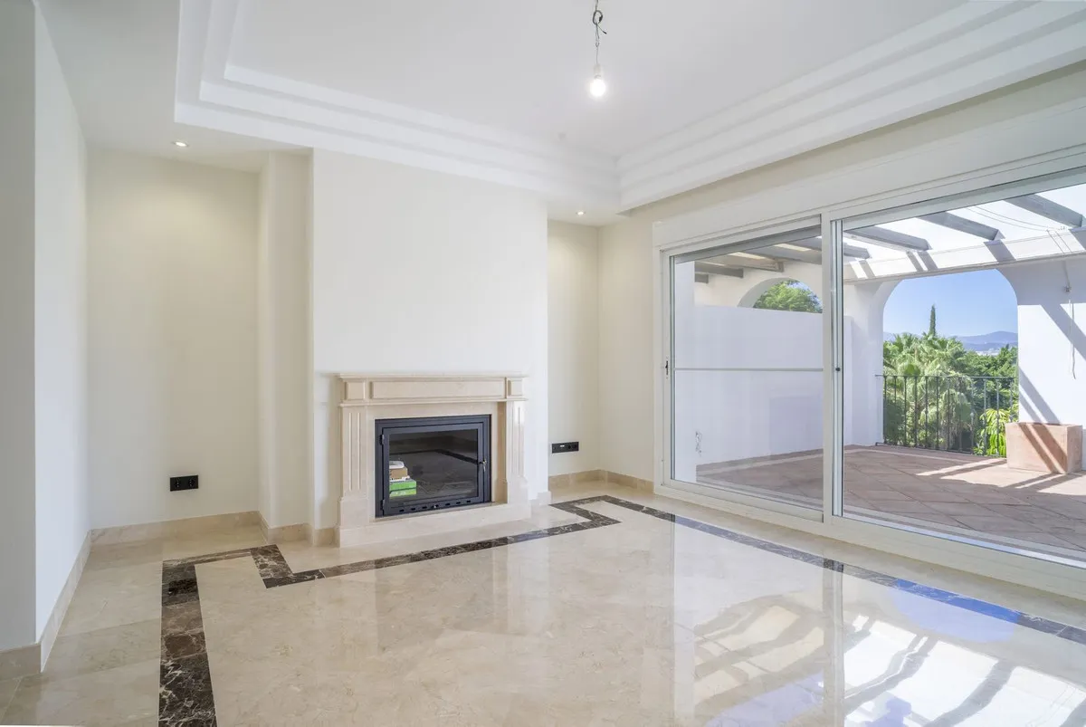 043de6d0-7978-4fe5-a627-55e03b22f68e