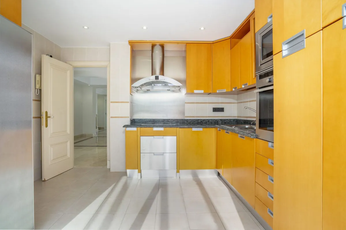 0d221e5d-04f2-4f24-89a8-318f2b8026ce