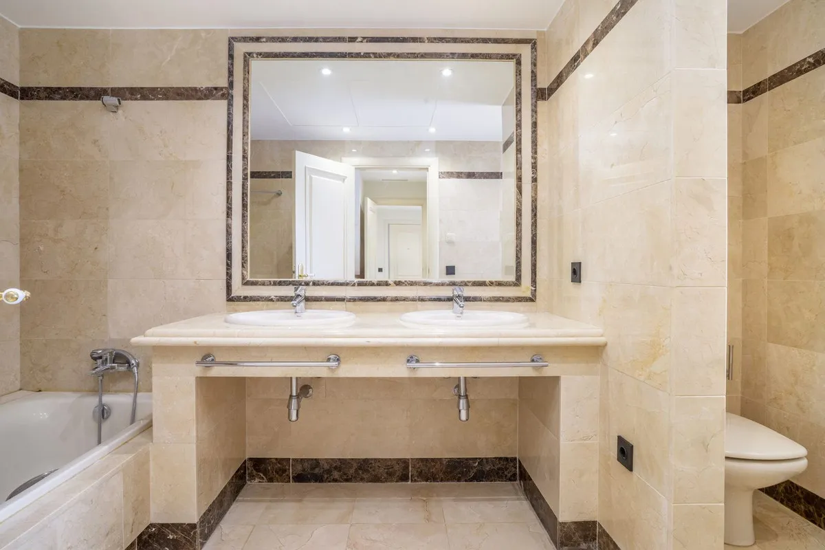 b0c7f645-3113-41fd-a417-f3473af9d7b5