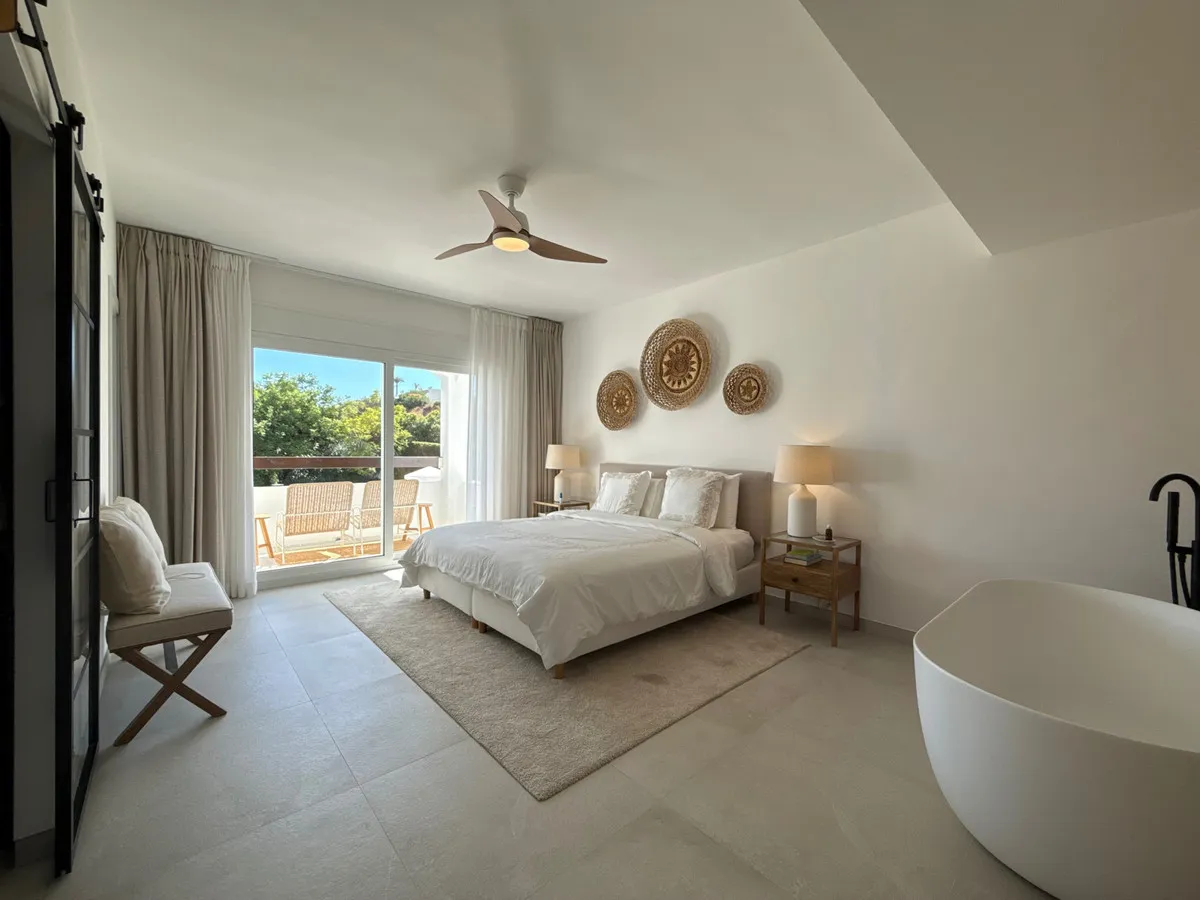 874e2ce6-72d3-43ca-89ba-6da154f4b7b0