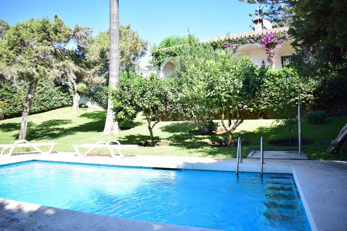 8d205d81-668b-42f5-ba3a-5988fe81e795