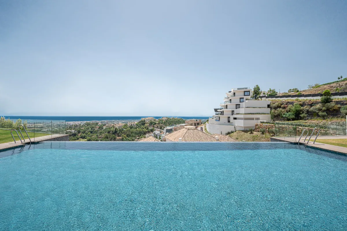 1b084d74-34b9-4b51-b89d-db0cf7f7be26