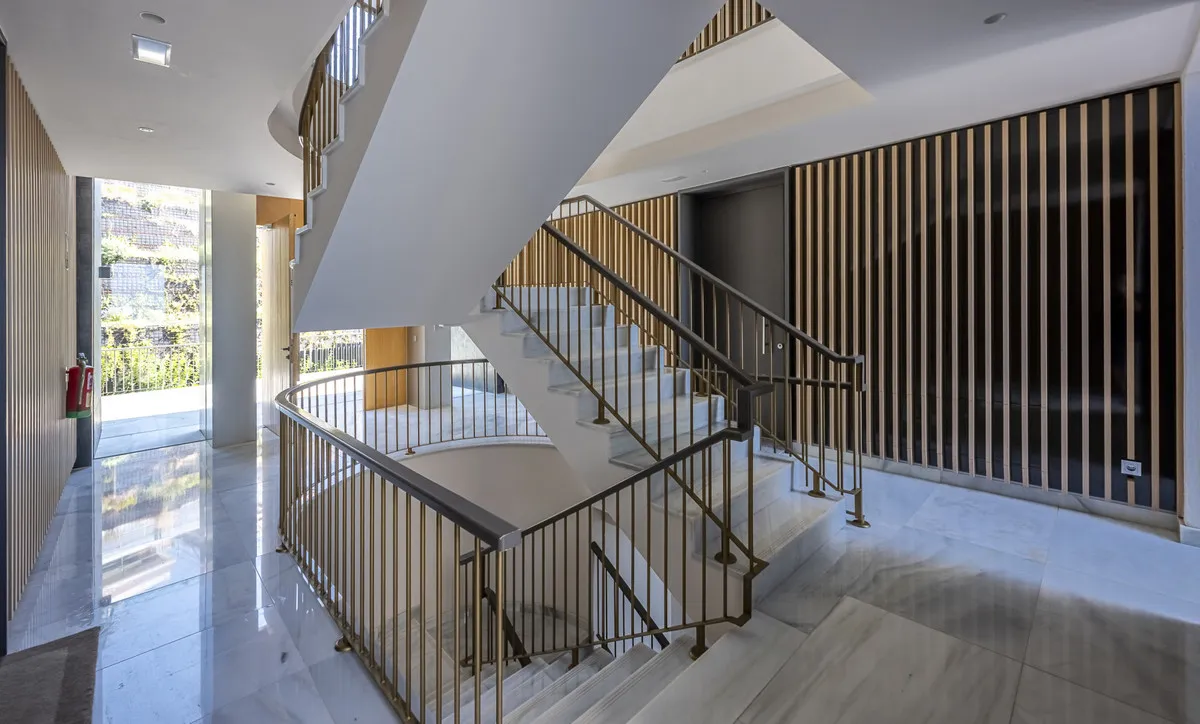 69923335-9ba5-4f5c-b84c-2e400b343e1c