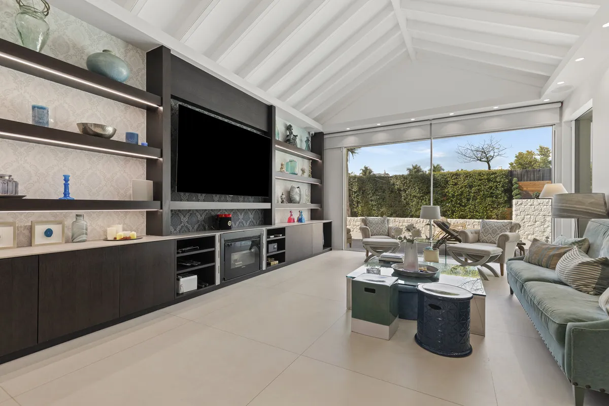 100b55d4-97a9-4fac-9ac3-7c17d6739ed9