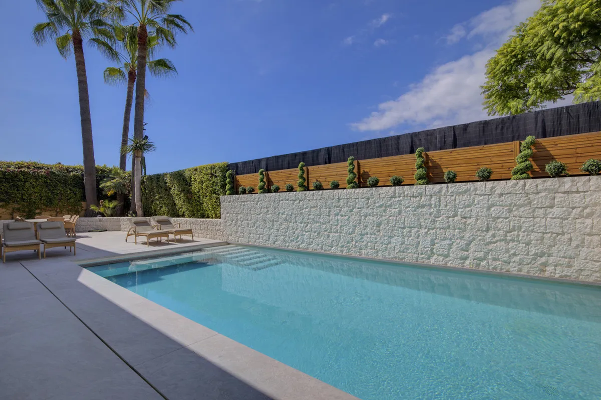 717ae24b-2826-4383-869c-990aa3f06c9d