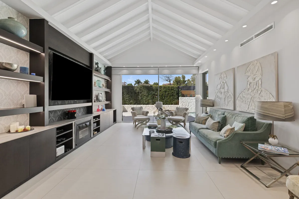 8ebd55b5-3066-48fd-b785-d9762cdb2f5b