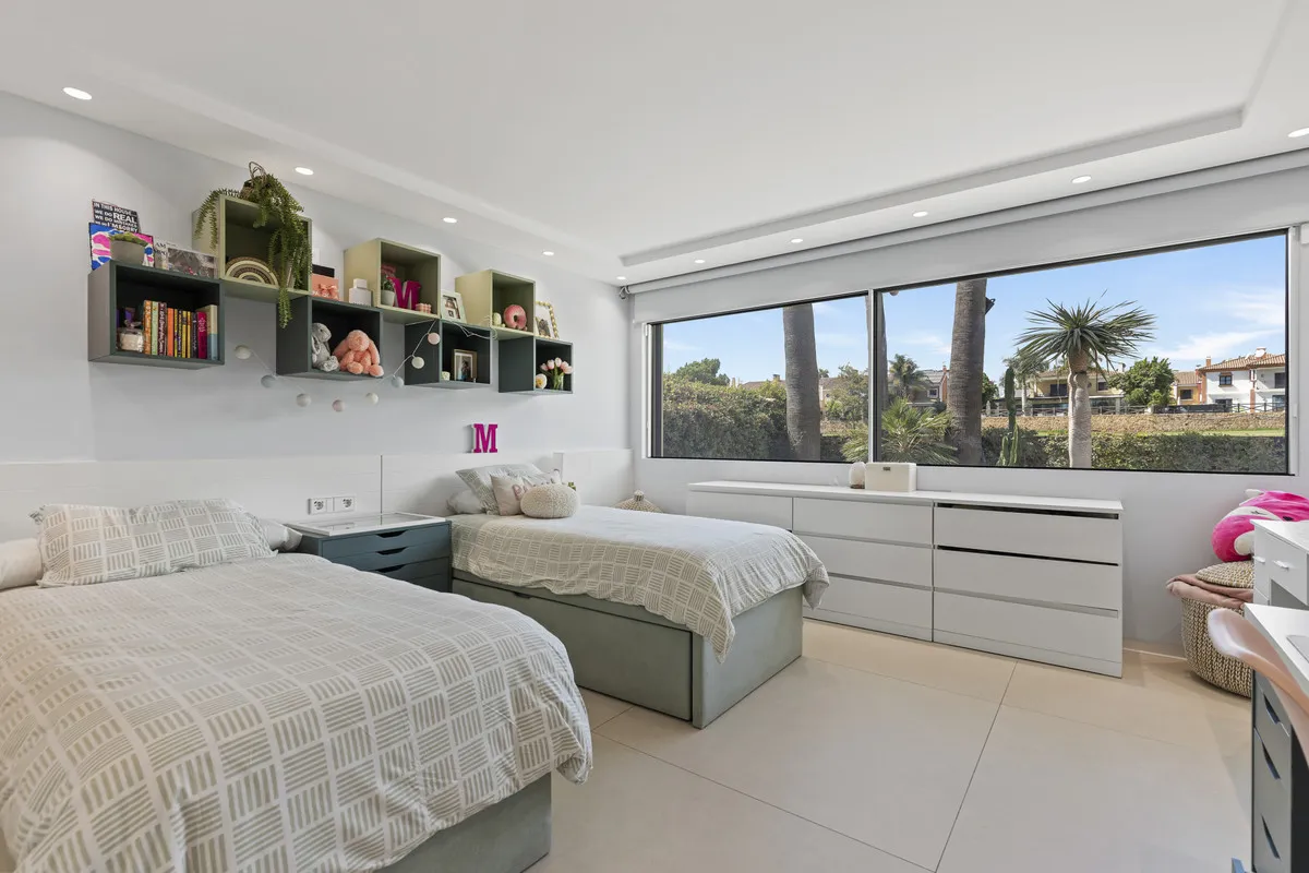 a98f18c9-c160-4fee-a7fc-ff289b8be110