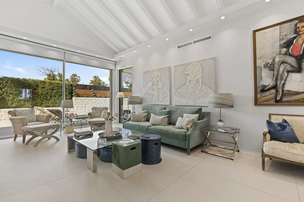 e23f12ea-2bd5-452e-a9c4-2a4319553f3e