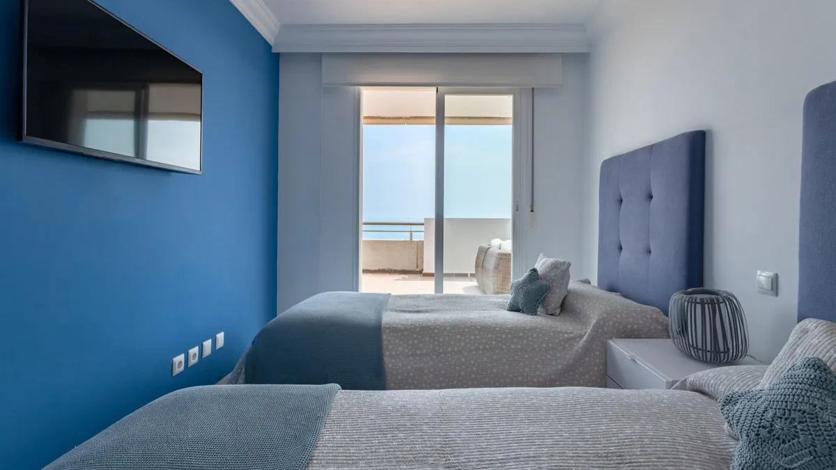 4dd61930-7693-4cda-90d8-d301a1ecd6f2