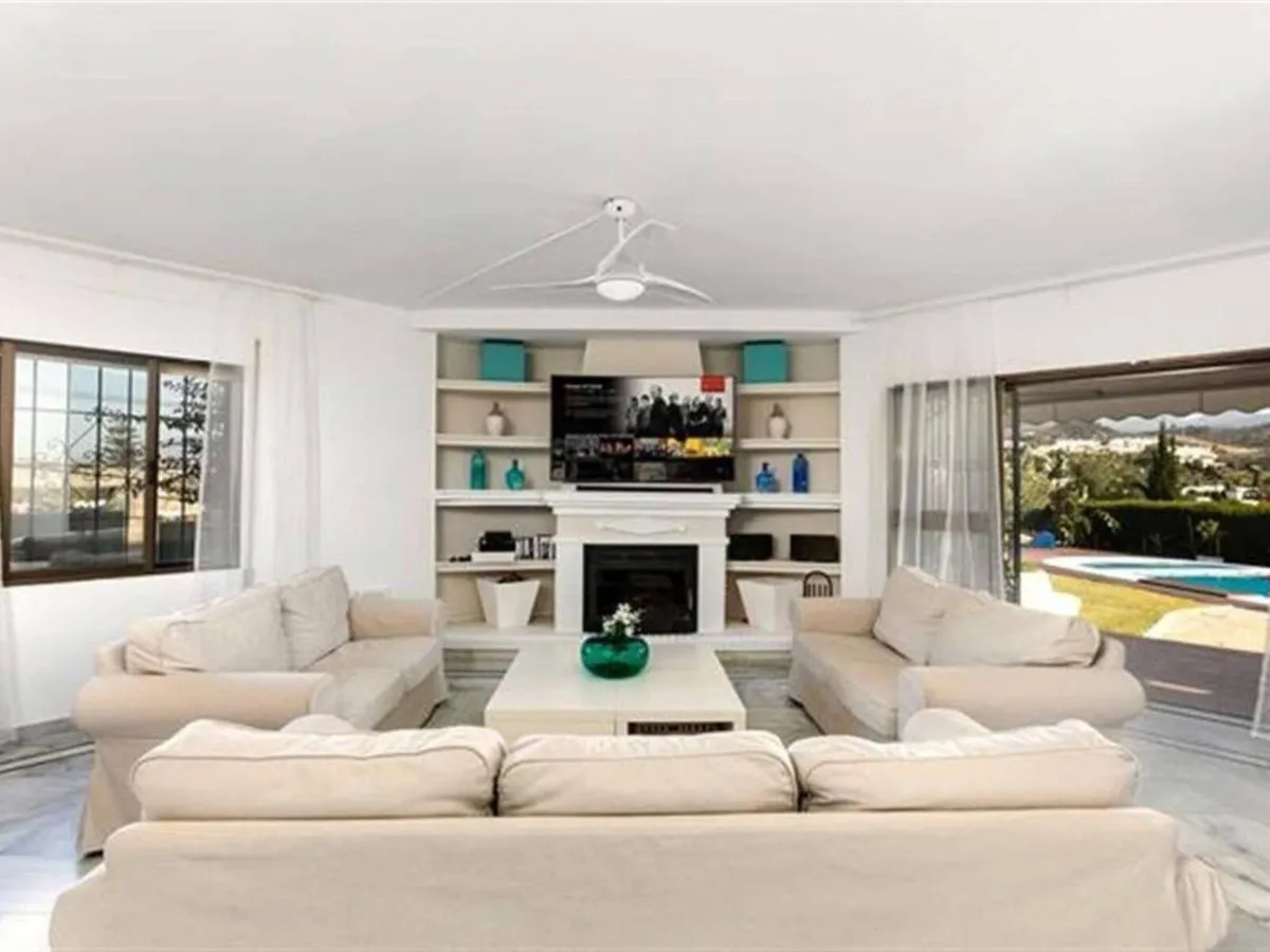 0c4e4325-3b92-4b48-b9b5-0865b5c2e3af