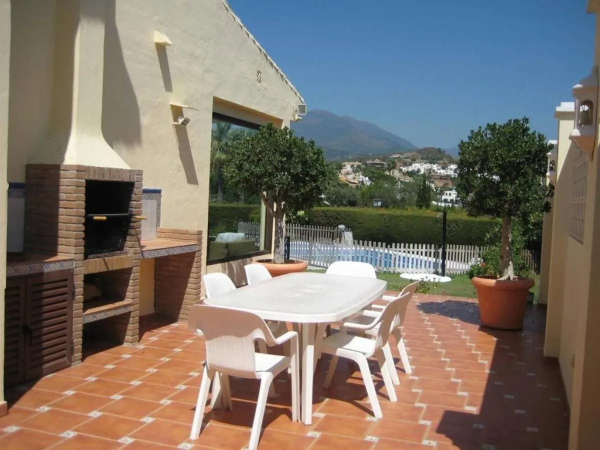 d4cb16d0-7040-4d9f-8efb-303cf63a2759