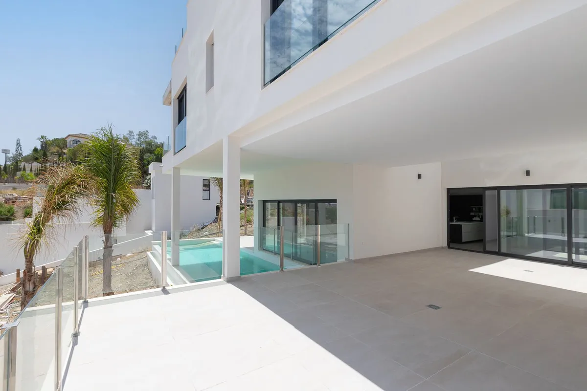 6eb94a90-32ae-42e3-bf83-2c23f025f53a