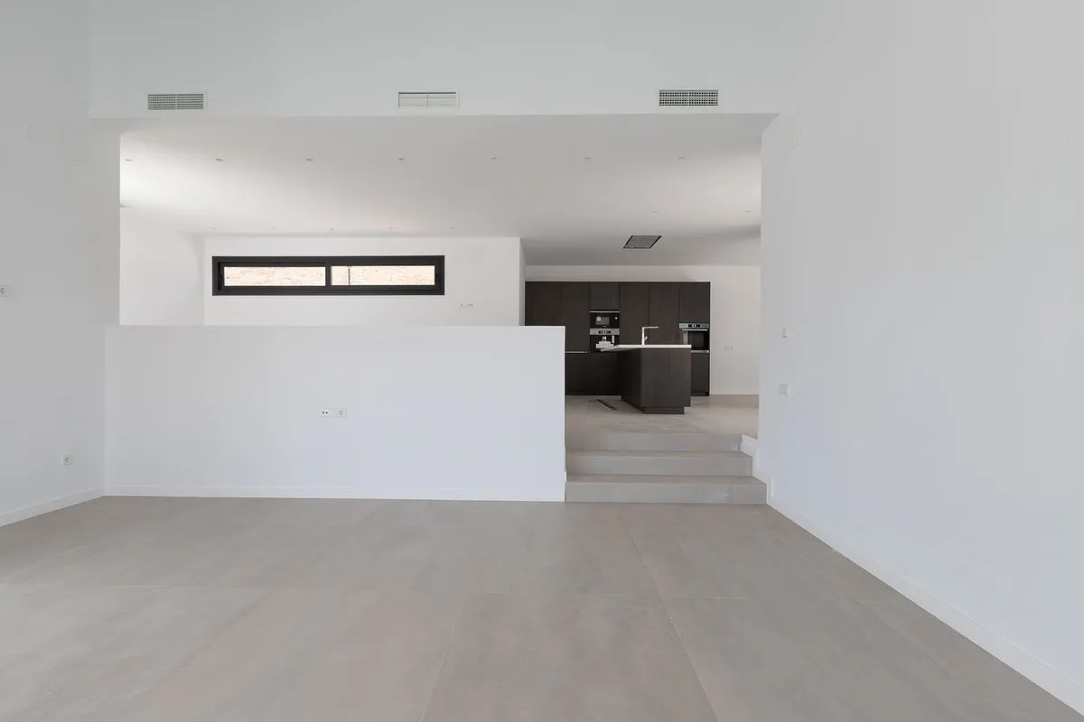 9fd1b32c-3cae-457e-aa93-909326ca9ad7