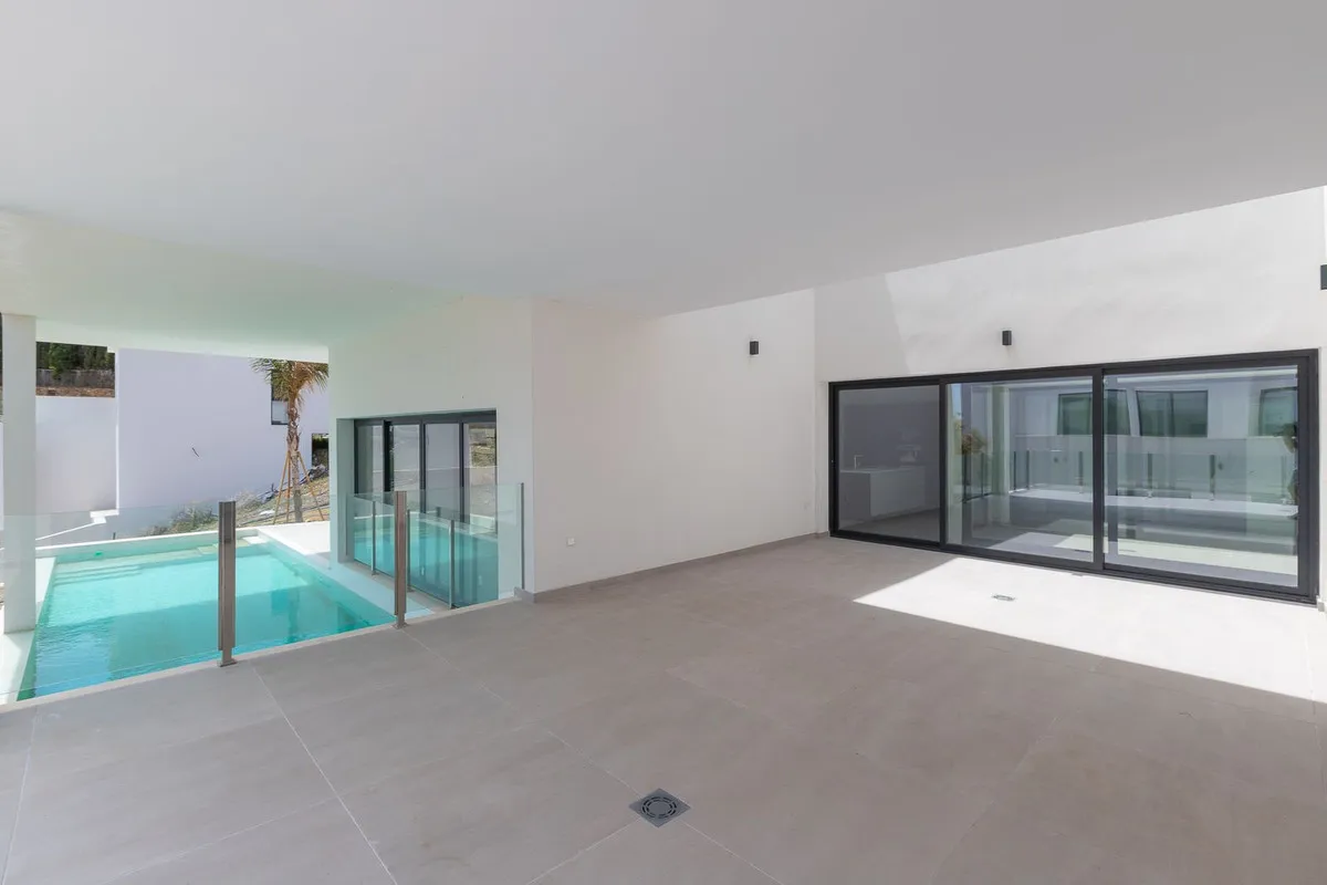 f76babe0-76cf-4b05-9085-8678f061a04d