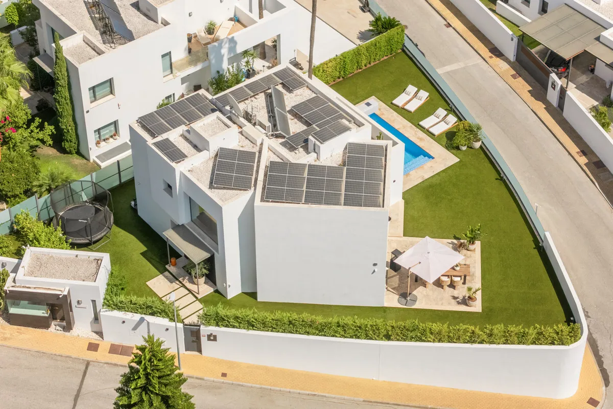 8fe4cadb-3aa8-4b76-8deb-1b10be3788da