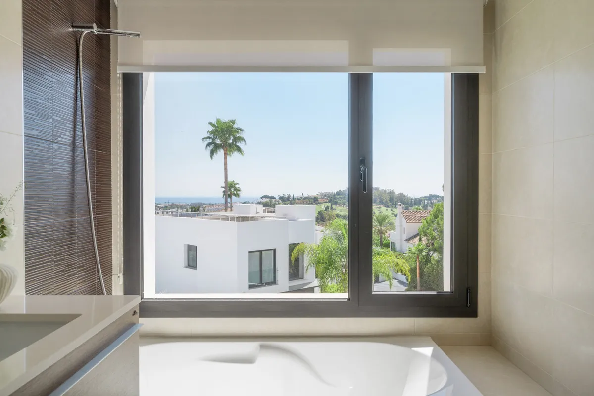 aea7c32c-f5b6-49fe-8246-f94b30f2d020