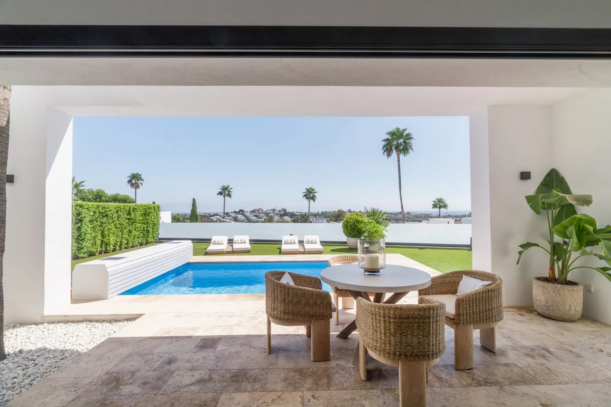 dd1b2ef0-a46e-489a-b3f1-4f636de726f9