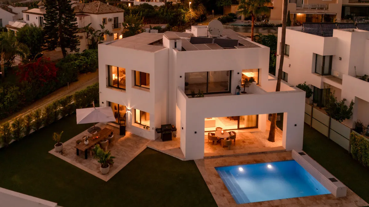 e5d3aa0f-5bc3-46b3-b9a7-c6495395a1d3