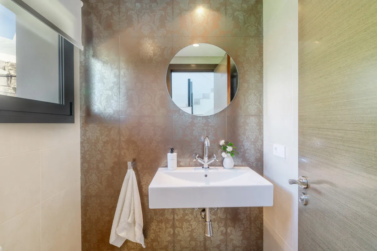 e7187055-3bc6-421a-a93a-564bdda2d18d