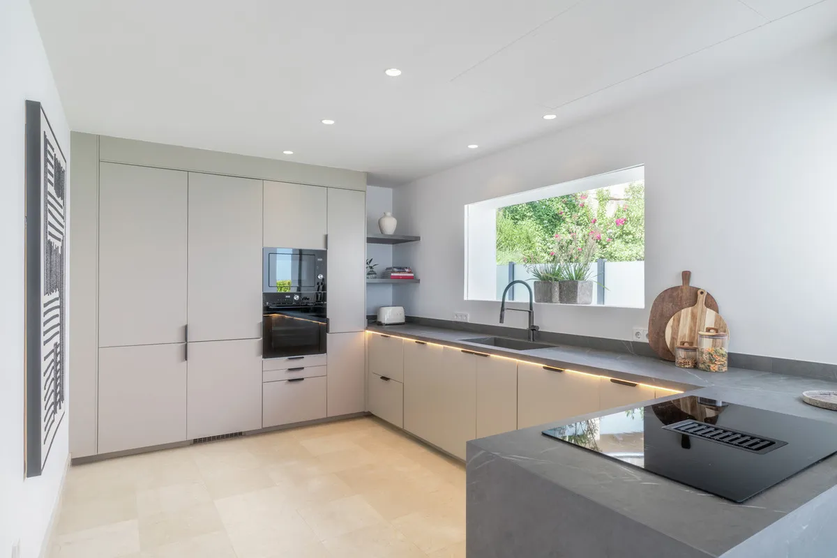 ee50865d-7747-40a2-a5fa-91aa9545c18e