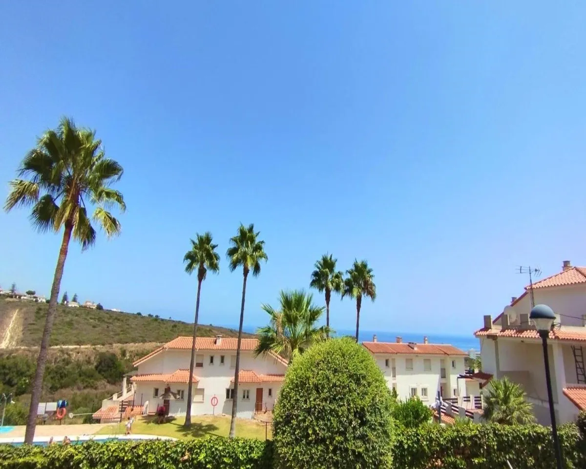 0ac3fcec-b568-4c7d-85ee-8440f1992800