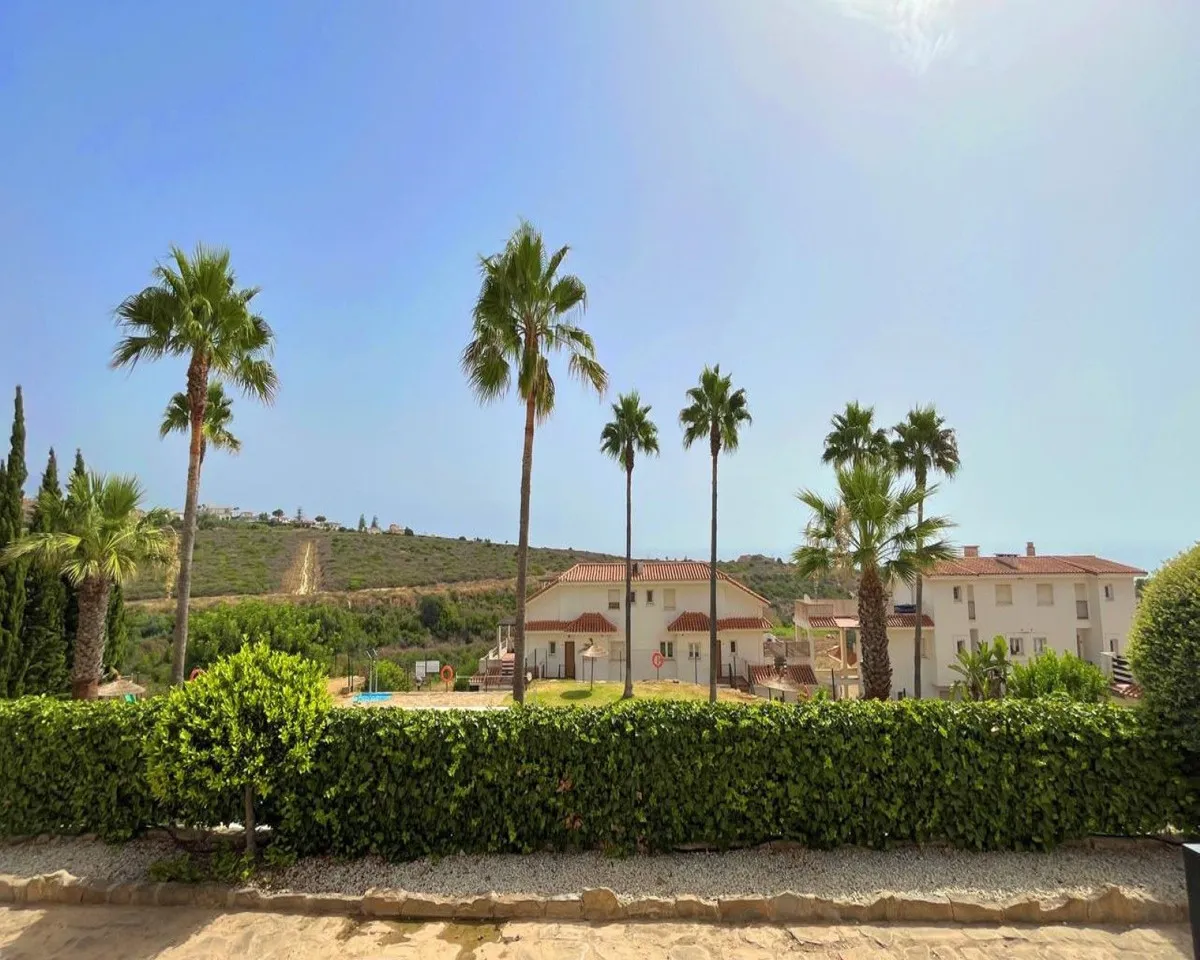 f0126b5d-fdd9-47b9-8651-3051c7d01f81